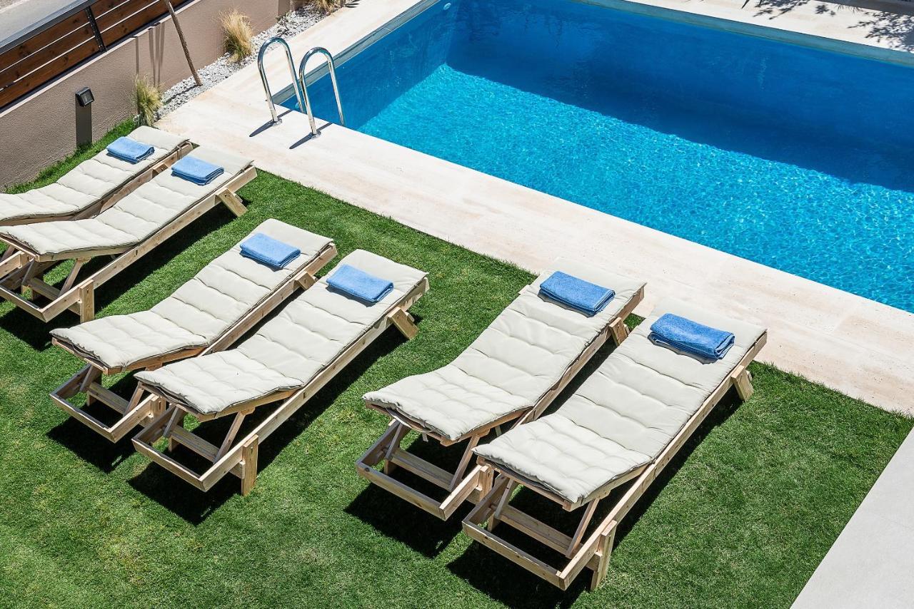 Fos Villa, A Luxe House With Private Heated Pool Galatás Extérieur photo