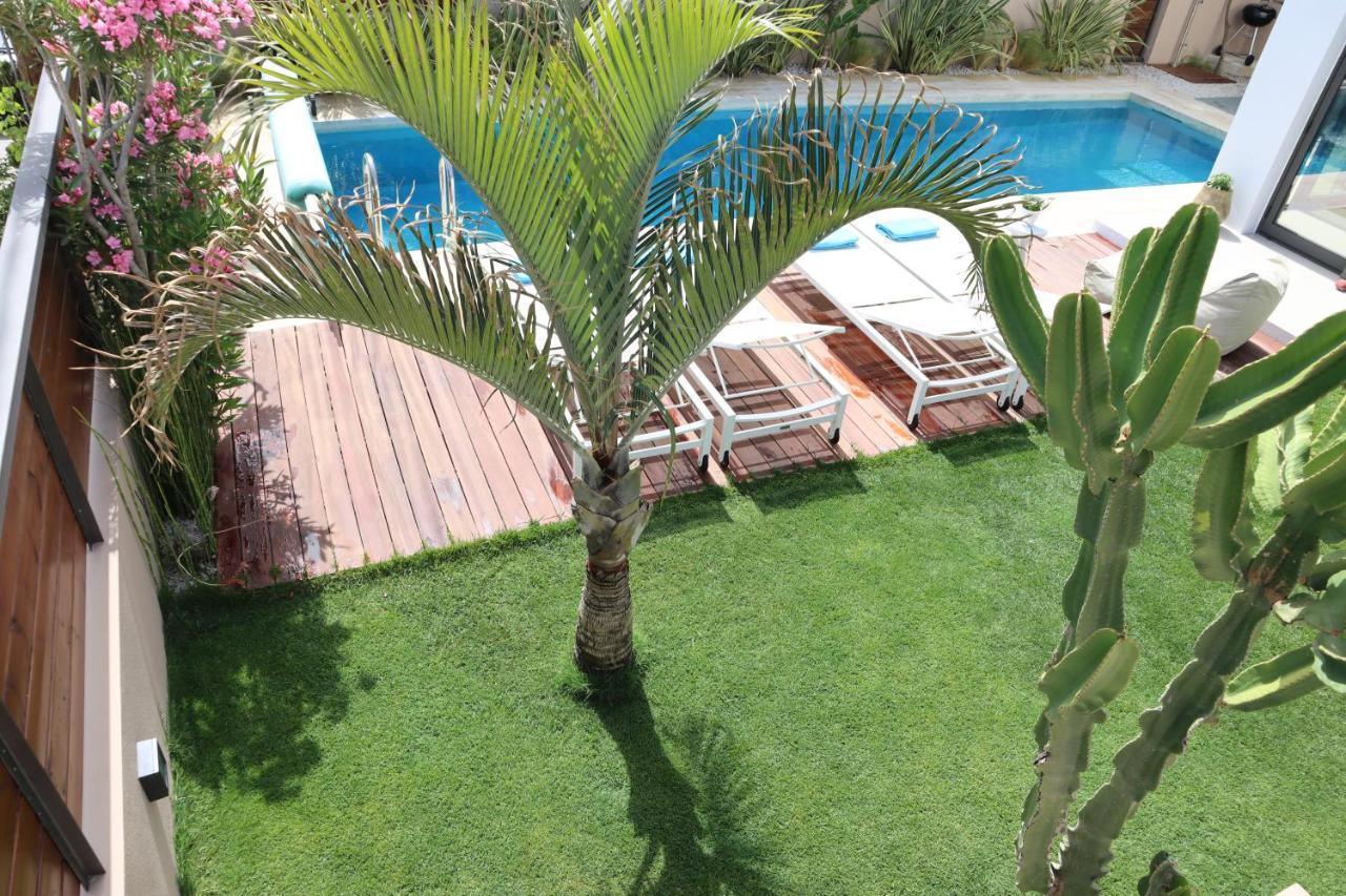 Fos Villa, A Luxe House With Private Heated Pool Galatás Extérieur photo