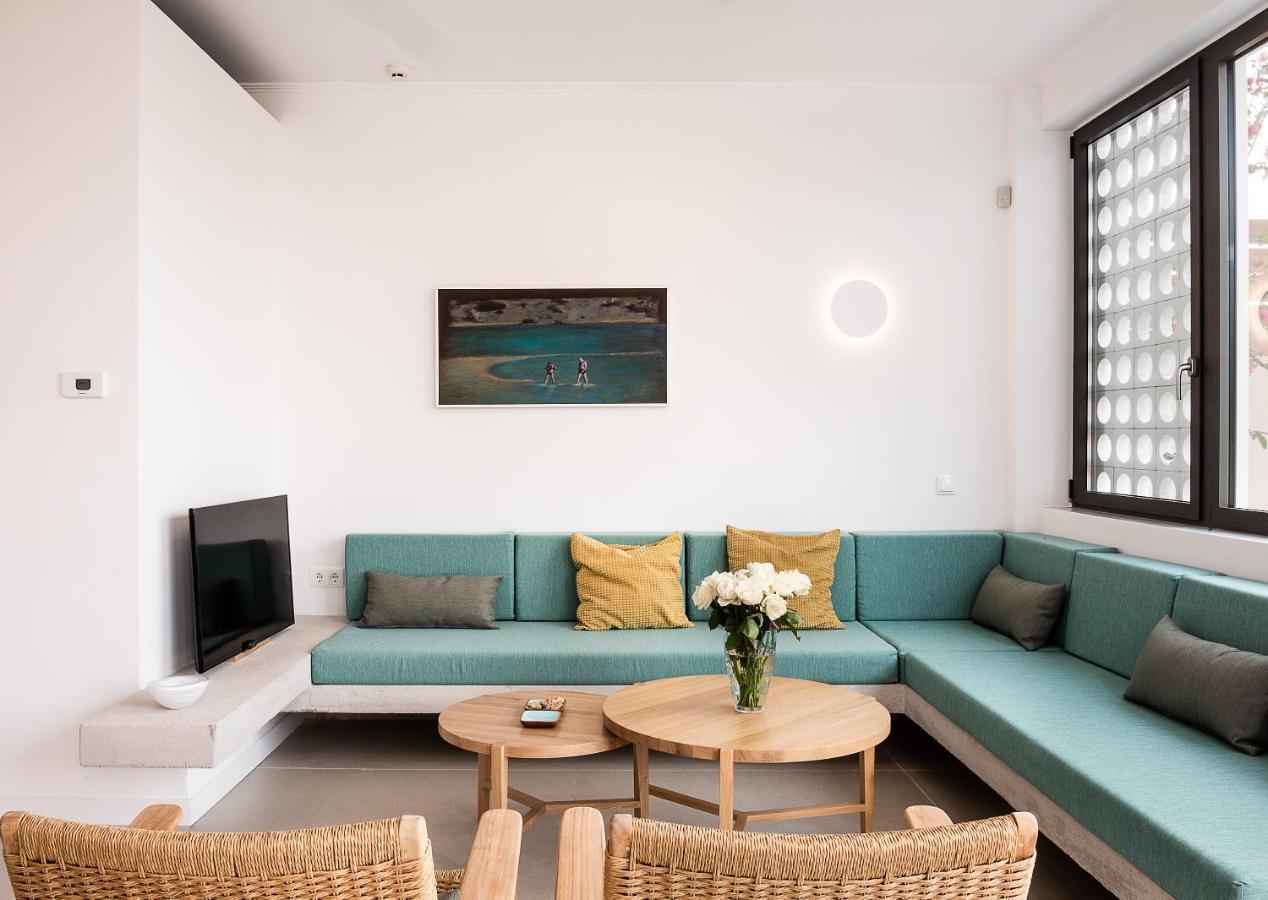 Fos Villa, A Luxe House With Private Heated Pool Galatás Extérieur photo